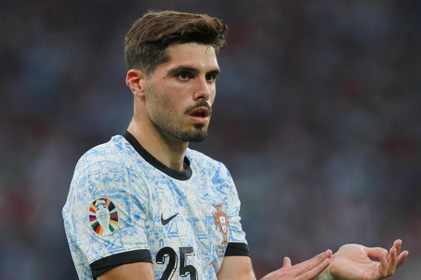 乐鱼电竞-C罗缺席若塔葬礼，内托：我没资格评判队长，他有自己的原因