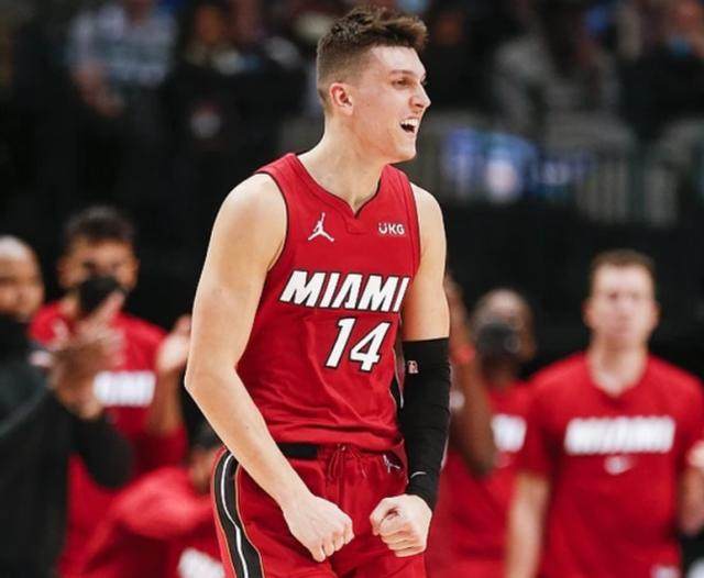 乐鱼体育-前7战替补砍157分创历史 蜕变希罗剑指最佳第六人